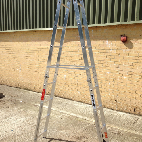 0000162_bayley_stowaway